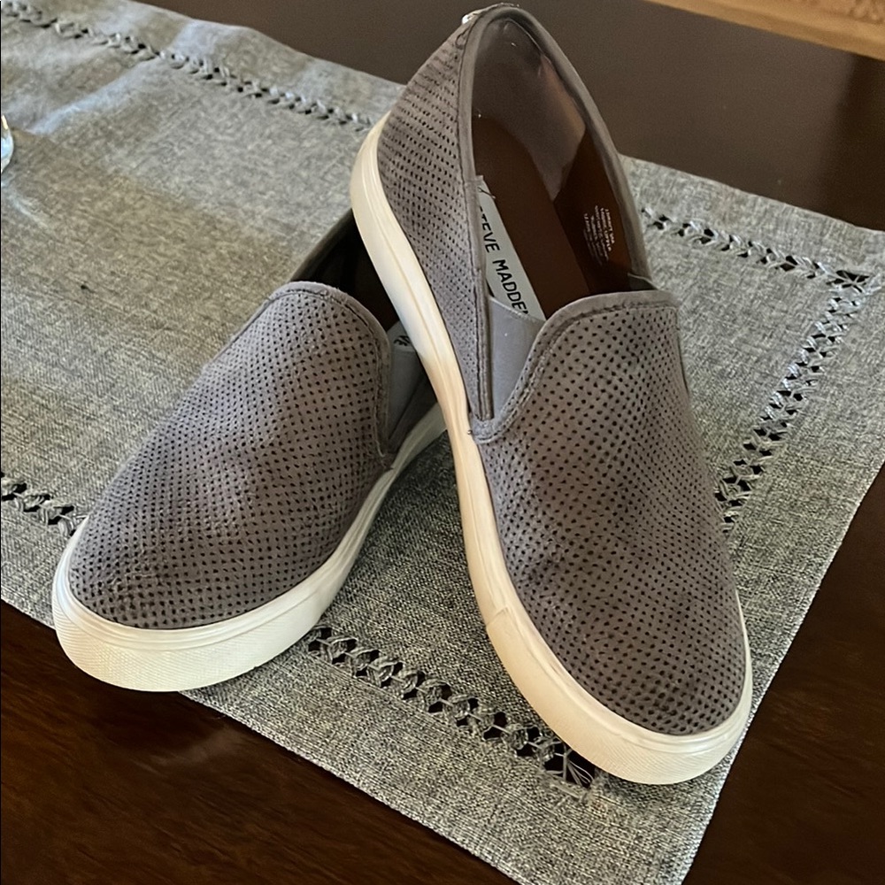 Steve Madden Slip-Ons